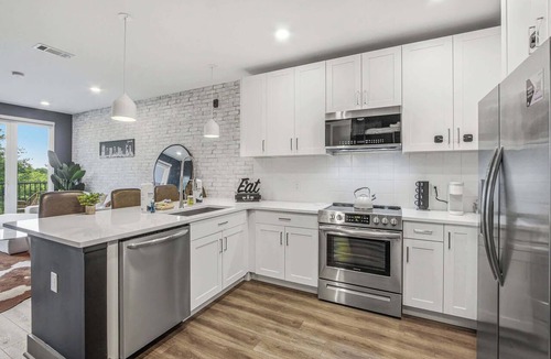 Rolling Mill Hill Condo | Music City Condo・Mins to Broadway W Rooftop Lounge
