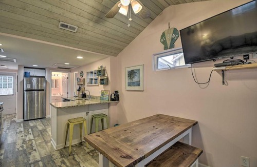 Myrtle Beach House | Myrtle Beach Bungalow with Private Hot Tub!