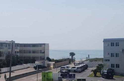 Myrtle Beach Apartment | Myrtle Beach Oceanview! 1st Floor-Shore Beats Work