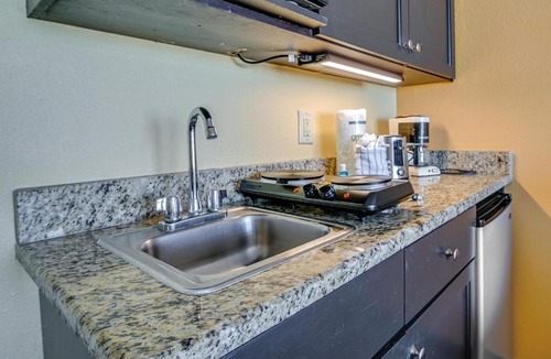 Myrtle Beach Apartment | Myrtle Beach Studio - Walk to Beach!