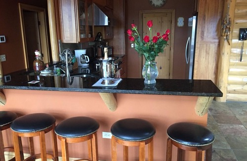 Bentonville Cabin | Mystic Pines log home in Shenandoah Valley with hot tub and spectacular views!