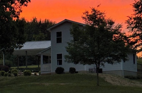Attalla House | Nana’s Cottage. Perfect 2 bedroom 1 bath home in a beautiful country setting