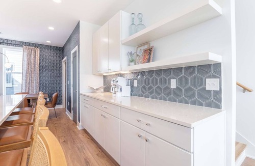 Talbot's Corner House | Nashville rooftop hot tub home | sleeps 12, 4 bedrooms, getting-ready suite