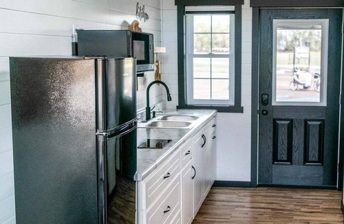 Shipshewana House | Natural Nook | Tiny Home #2 in Amish Country!