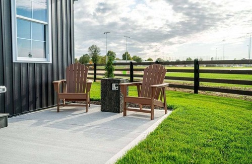 Shipshewana House | Natural Nook | Tiny Home #2 in Amish Country!