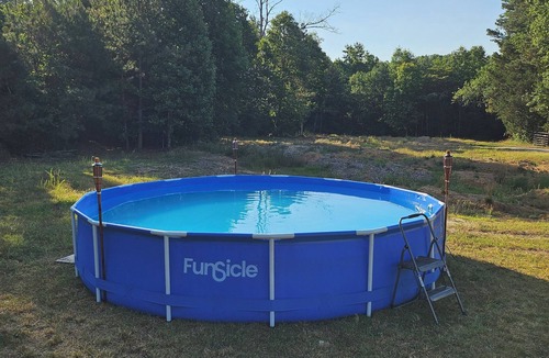 Mechanicsville House | Nature and Convenience ConvergenBeautiful, close to everything nand a small pool