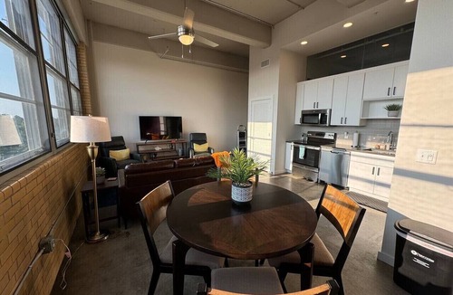 South Richmond Apartment | Nature’s Passage - 2bd/2ba