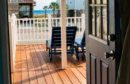 Long Beach House | Nauti Dreamz – 4BR Family Beach Retreat, Steps from Oak Island Shore!