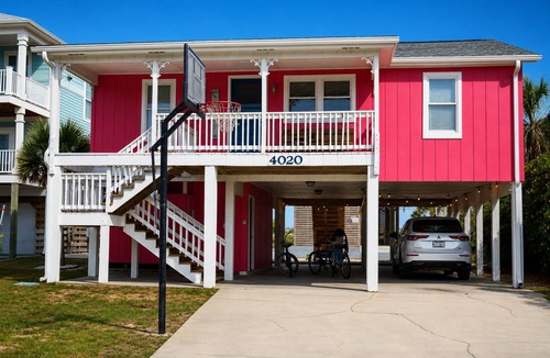 Long Beach House | Nauti Dreamz – 4BR Family Beach Retreat, Steps from Oak Island Shore!