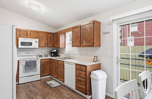 Muncie House | Near BSU and IU Health 3 bedroom, 2 bathroom home. Great location.