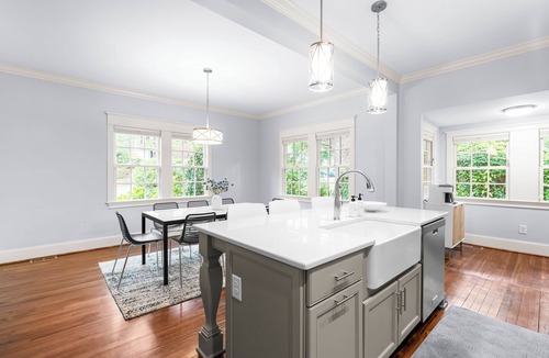 Chapel Hill House | Near UNC Campus & Chapel Hill Wedding Venues