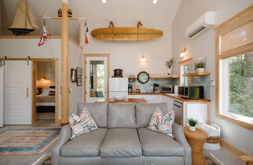 Wilmington Cottage | Near Wrightsville Beach! Cozy, Coastal Cottage w/King Br~FirePit~Outdoor Shower.