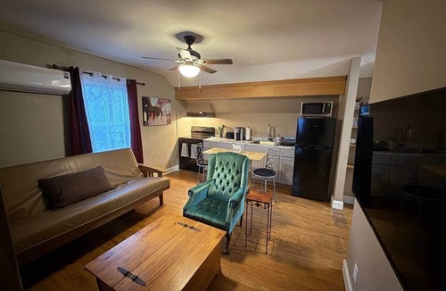 Taylor Berry House | Neon Jungle Hideaway | Hot Tub | 5 Bedroom