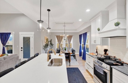 Rossville House | Nestled in Chattanooga Valley
