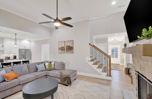 Rossville House | Nestled in Chattanooga Valley