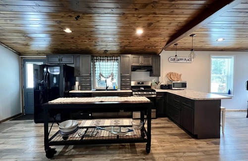 Gilbertsville House | NEW! 4Bed/2 Bath home near Moors Resort and Marina by Kentucky Lake