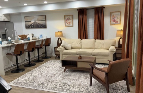 Washington House | New Adu 2 Bed