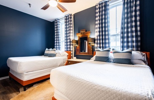 Versailles Hotel | NEW Blantons Bourbon Suite, The Woodford Hotel