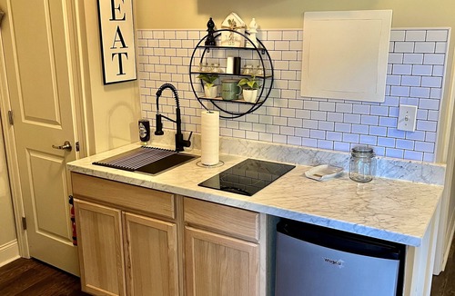 Belle Mina Apartment | NEW Charming Studio in Madison!