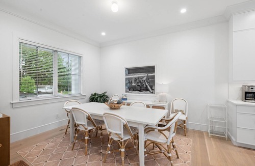 Westhampton Beach House | New Construction 6-bed walk to Westhampton Beach train station for US Open