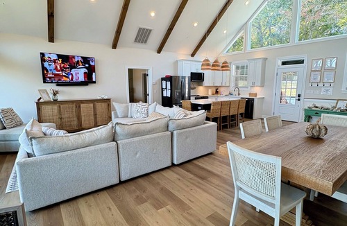 La Follette House | New Construction Norris Lakefront Home w/Dock - Gentle slope to Lake. Sleeps 12