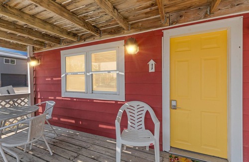 Monticello Cabin | NEW! Dave's Last Resort Poolside - Long Stay Discount - Charming Cabin 1