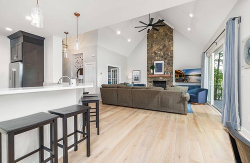 Wise House | New! Lakefront, Dock, Kayaks, Firepit & Game Room