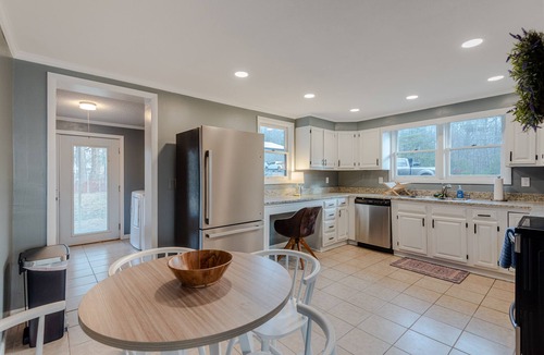 Mills River House | New Listing! Boylston Bungalow