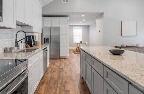 Lexington House | New Listing! Cozy 3 bedroom - Downtown Lexington