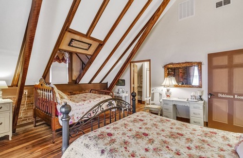 Glasgow Bed & Breakfast | NEW LISTING! Dickinson Room by Main Street Bed & Breakfast