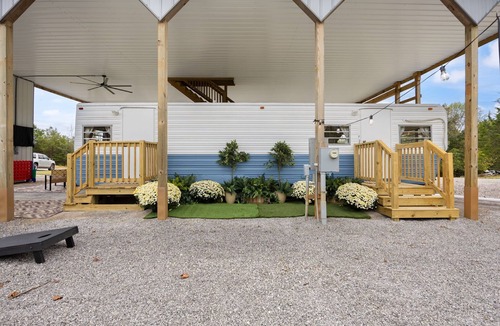 Burkesville House | NEW listing!~Lady May~<4 miles lake/golf DHL state park. Glamping on Dale Hollow