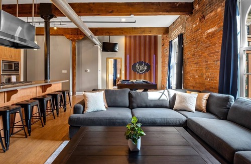 Wholesale District House | New Loft Near Convention Center