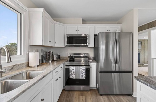 Sandbridge House | New! Luxe Sandbridge Beach, Pool, Hot Tub