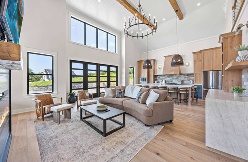 Clarkson House | New luxury home near Nolin Lake and Mammoth Cave!