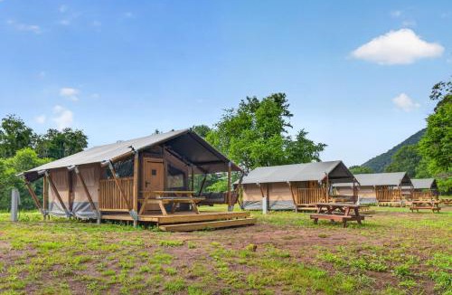 New River Other | New River Safari Tent Getaway