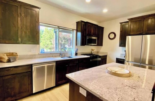 Grants Pass House | New Riverfront Home on 1 Acre - WiFi, Covered Deck
