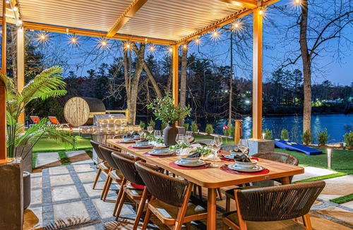 Skyland House | *New* | Stunning 5BR w/Hot Tub, Sauna, Firepit & Theater | 20 Mins to Asheville