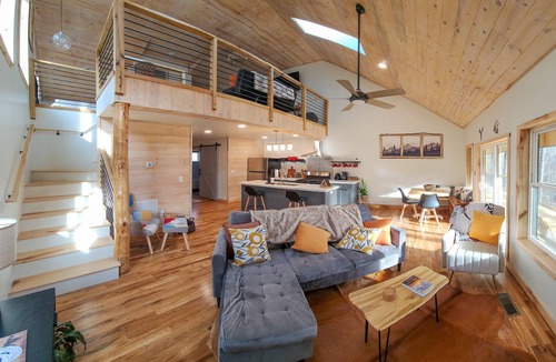 Waynesville Cabin | New stunning Maple Cabin in the NC mountains close to many attractions !