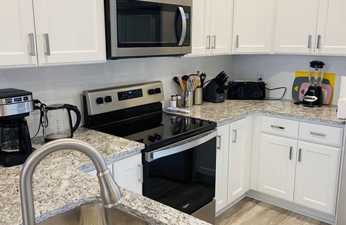 Wilmington Condo | New Town Home Near Wrightsville Beach, Convienient to Historical Downtown & UNCW