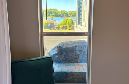 Mount Mourne Condo | Newly Avail. Lakefront 1st Floor Condo Located on Davidson Penninsula. Pets ok
