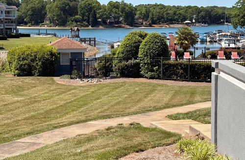 Mount Mourne Condo | Newly Avail. Lakefront 1st Floor Condo Located on Davidson Penninsula. Pets ok