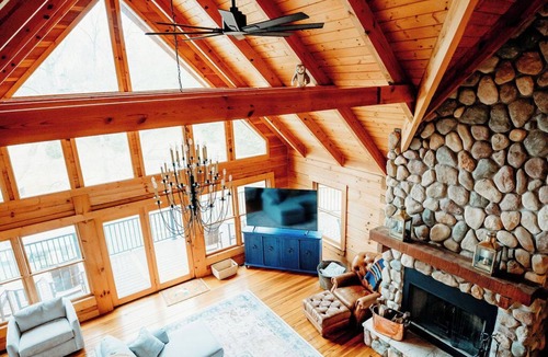 La Follette Cabin | Newly Listed & Renovated 5 Bedroom Cabin, Cove-front living with private dock!