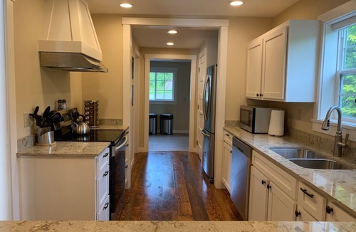 Sequim House | Newly refinished two-bedroom house with an elegant rustic look on the waterfront