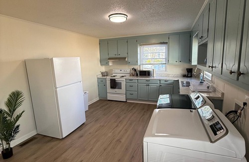 Durham Apartment | Newly Renovated 3 Bedroom House in Lakewood