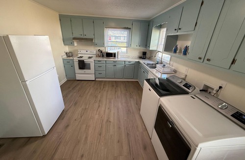 Durham Apartment | Newly Renovated 3 Bedroom House in Lakewood