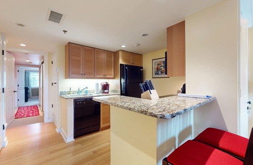 Downtown Asheville Condo | Newly renovated condo with a washer/dryer, and AC - in a great central location