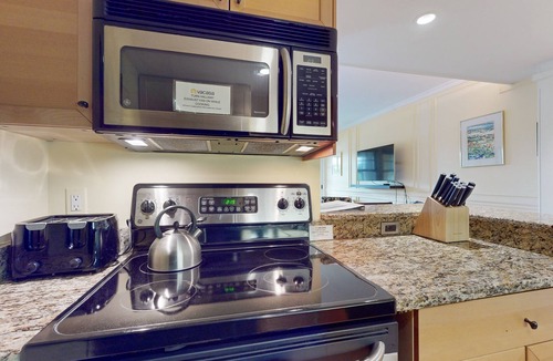 Downtown Asheville Condo | Newly renovated condo with a washer/dryer, and AC - in a great central location