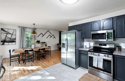 Mount Jackson House | Newly Updated Vacation Home with Hot Tub & Fire Pit Near Bryce Resort, Mount Jackson VA