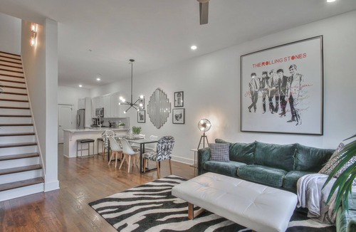 Hillsboro West End House | Newly Upgraded! Hillsboro Village, Walkable, Private Rooftop, Family Friendly!