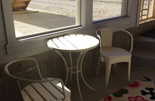 Newport Apartment | NEWPORT INN #4 - NO CLEANING FEES! FREE PARKING! WALK TO GAMES AND CONCERTS!